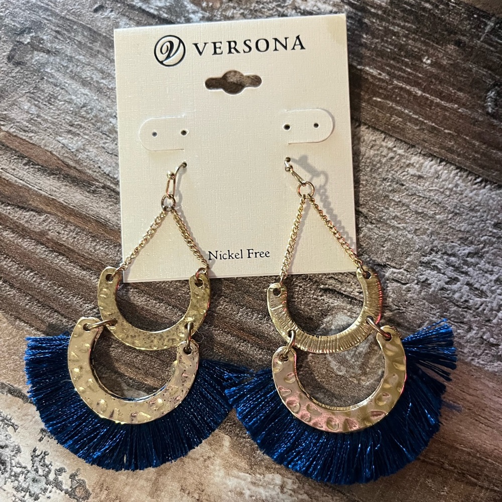 Versiona NWT Navy & Gold Dangle Earrings